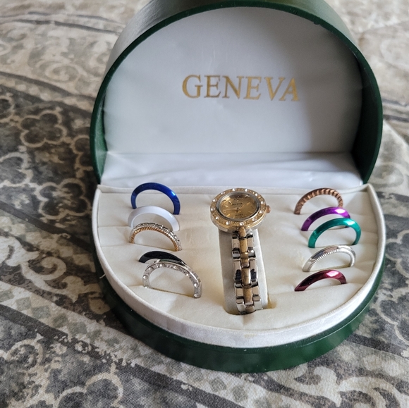 Watch - Picture 2 of 3